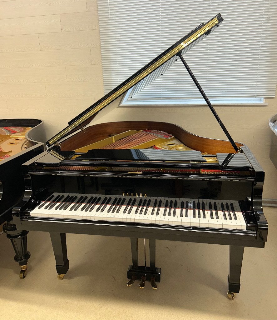 Piano à queue Yamaha C3 Conservatory – Garantie: 10 ans, Brillant, Comme neuf, Enlèvement, À queue