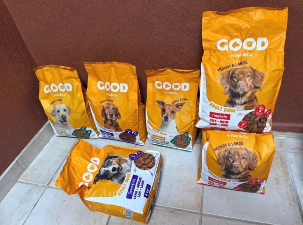 Lot de sac de croquettes pour chiens de la marque GOD, Enlèvement, Chien