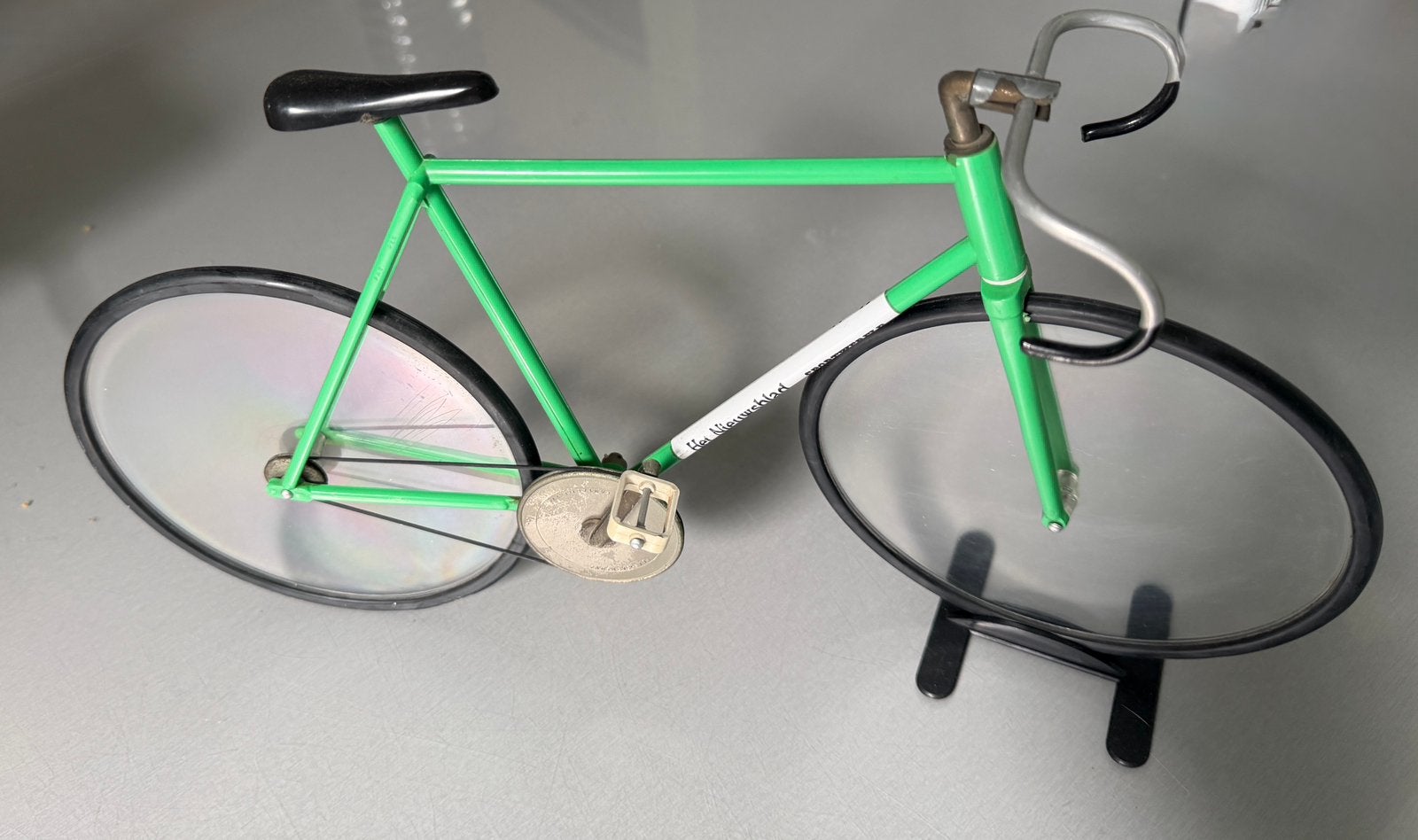 Vintage miniatuur racefiets Het Nieuwsblad, Ophalen of Verzenden, Zo goed als nieuw, Verpakking