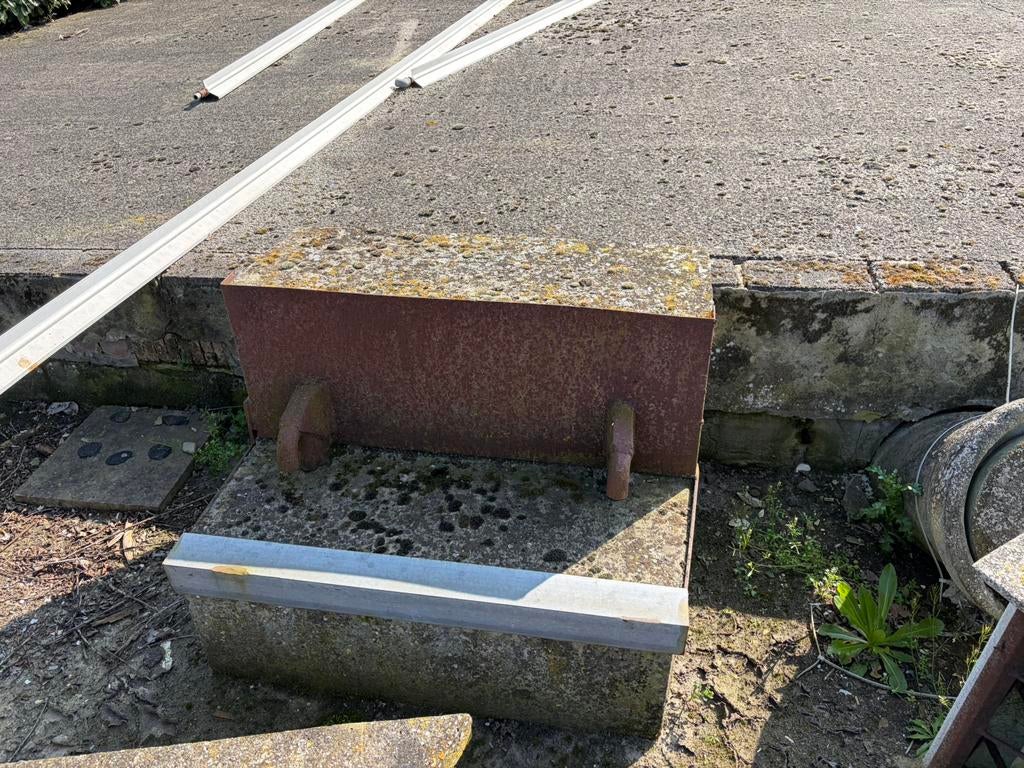 Betonnen gewichtblok, Ophalen