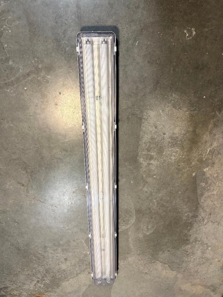 Dubbele TL armatuur, spatwaterdicht 2 x 58 W, Ophalen, Gebruikt, 50 tot 200 watt, Armatuur