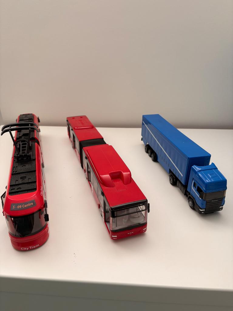 Speelgoed bus, vrachtwagen En tram, Ophalen, Gebruikt