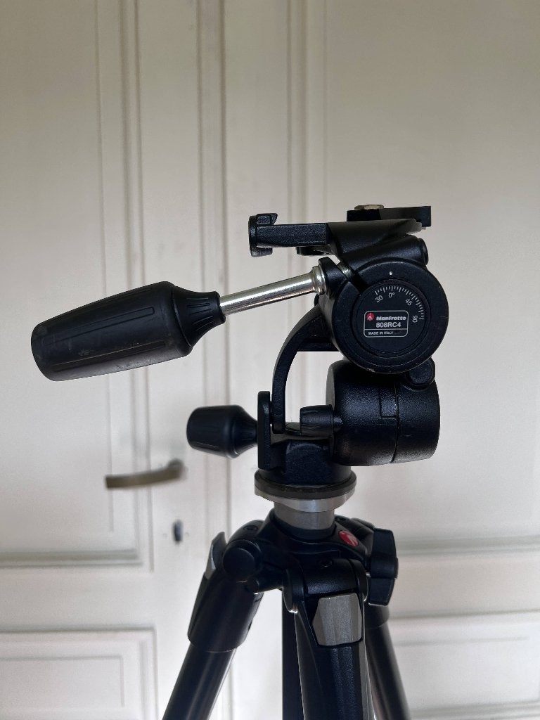 pied et tête manfrotto, 175 cm ou plus, Comme neuf, Enlèvement, Avec rotule