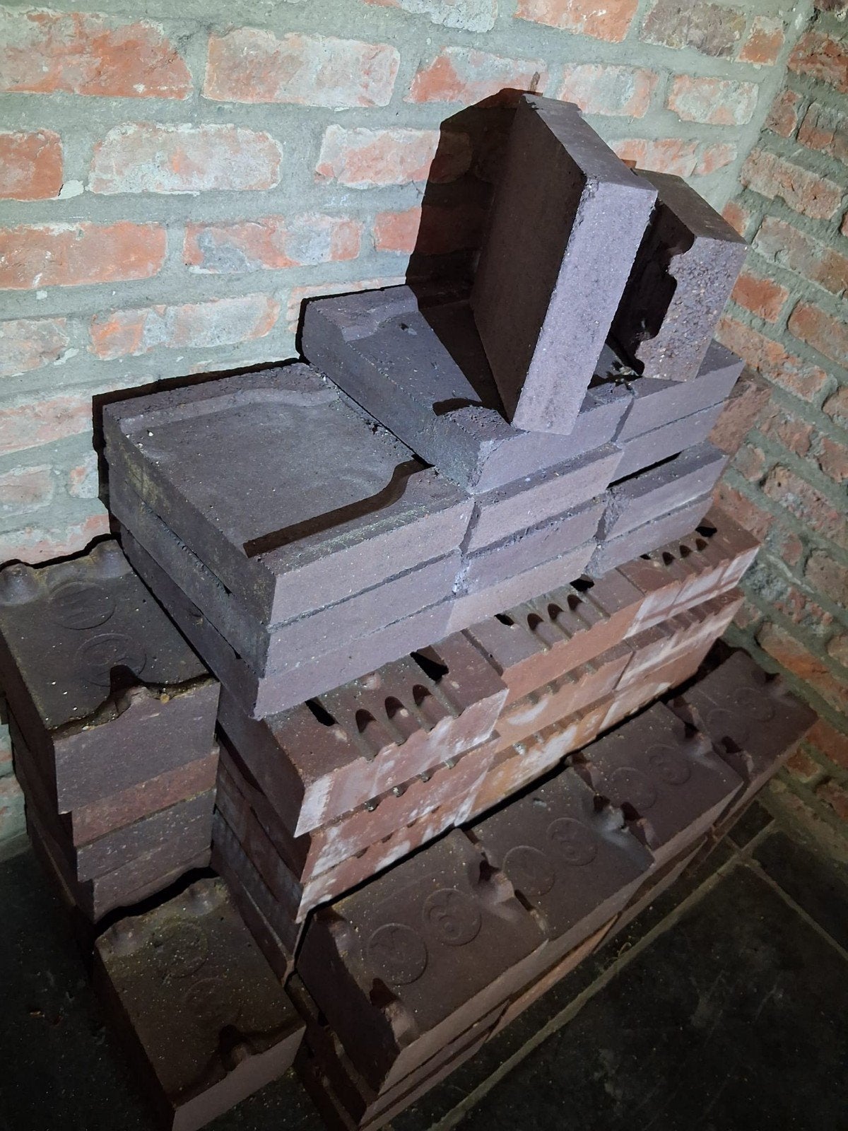 Gratis: vuurvaste chamotte-stenen (te Kapellen), Doe-het-zelf en Bouw, Metselstenen, Gebruikt, Overige typen, Ophalen