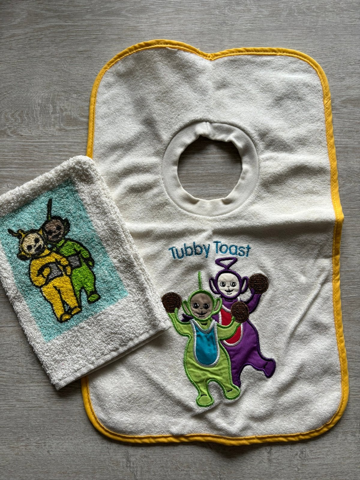 Slabbetje en washandje teletubbies, Ophalen of Verzenden, Zo goed als nieuw