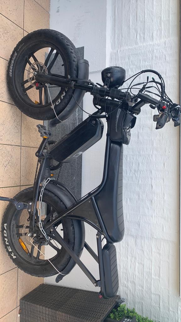 Fatbike v8 goede staat, Ophalen, Zo goed als nieuw