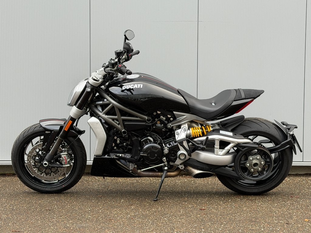Ducati XDiavel S / Termignoni / 2024-2400km / Garantie 2028, 2 cilinders, Traction Control, Motorrijbewijs A, Bedrijf
