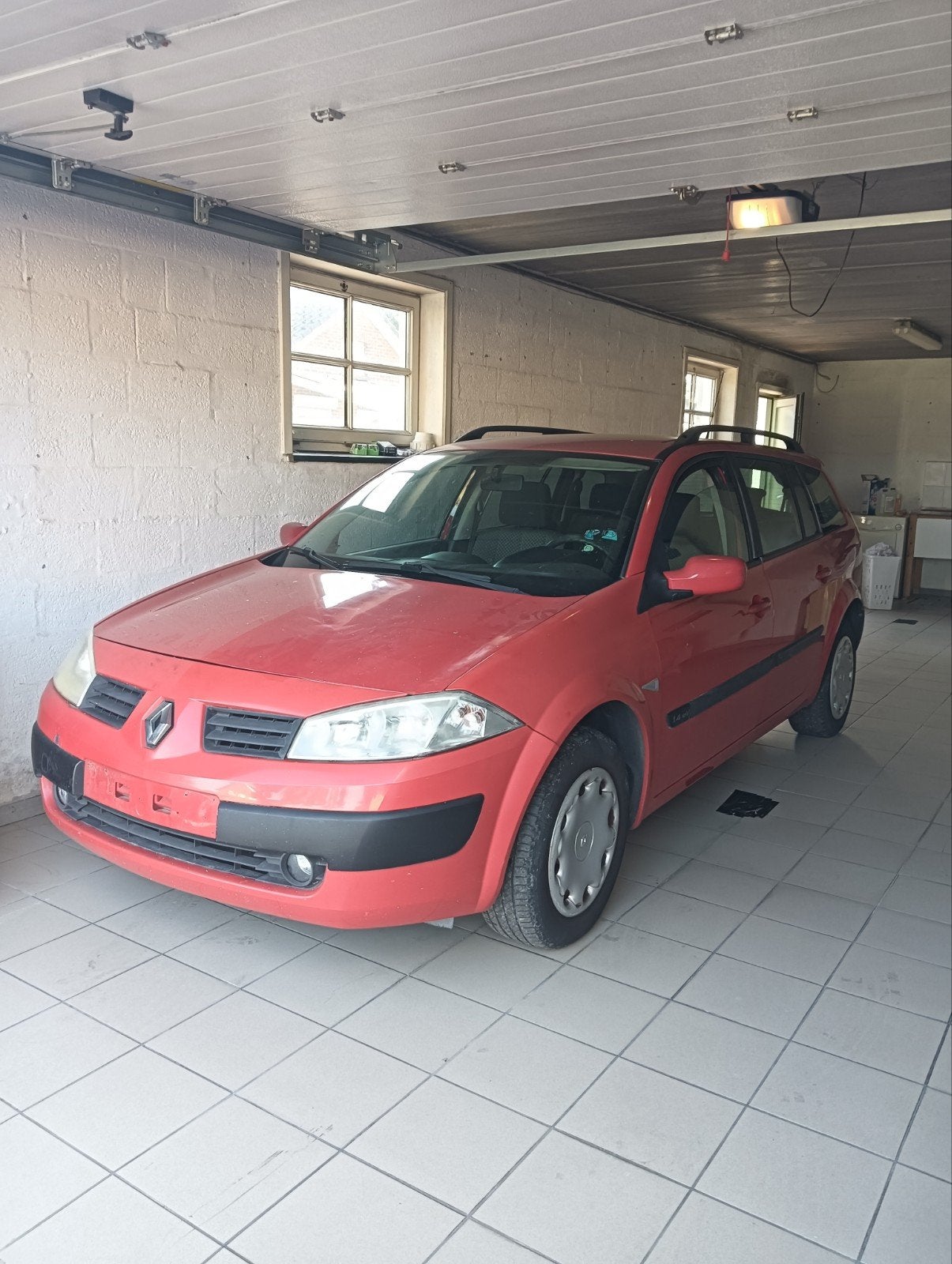 Renault Megane 1.4 bezine euro4 auto start en rijd, Auto's, Voorwielaandrijving, Stof, Zwart, 5 deurs