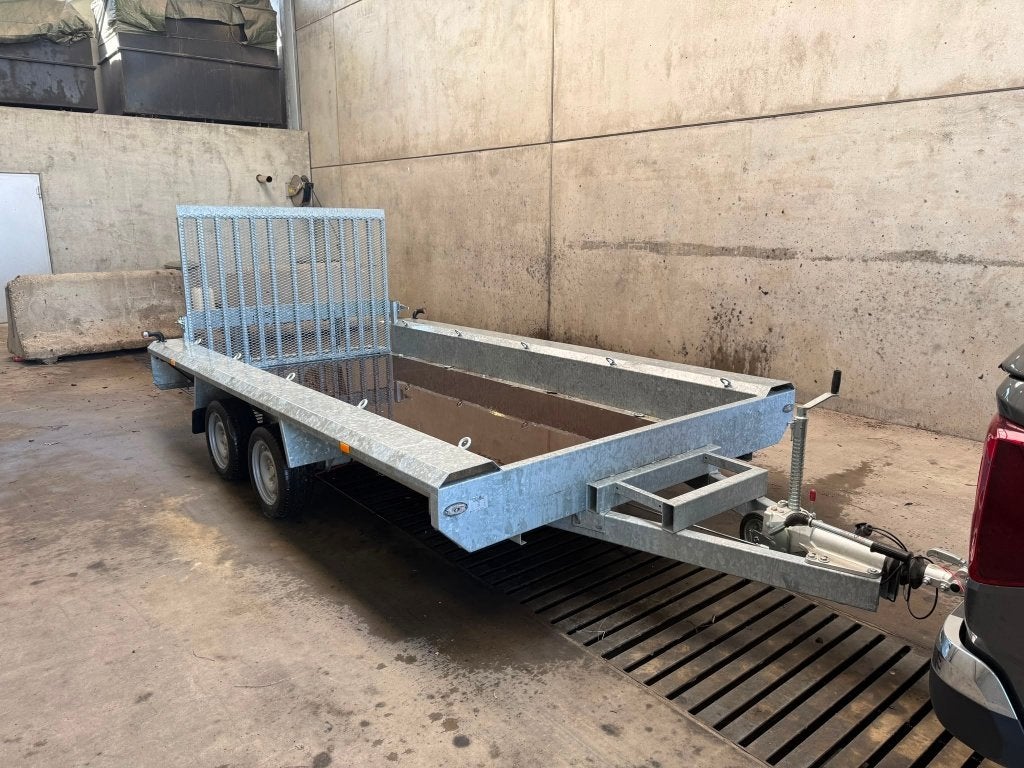 Syma machinetransporter 3500 kg, Ophalen