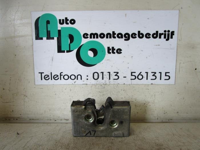 Serrure portière mécanique 2portes gauche d'un Volkswagen, Volkswagen, -, 3 mois de garantie, Utilisé