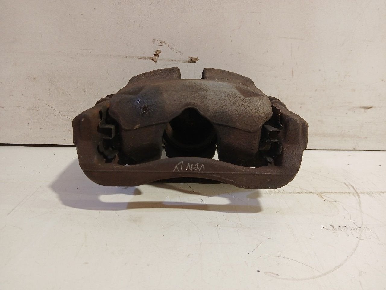 Remklauw links voor Mini Mini, Onderdelen@venauto.nl, Van der Ven Autorecycling B.V., Ettenseweg 76, 4706 PB Roosendaal, The Netherlands