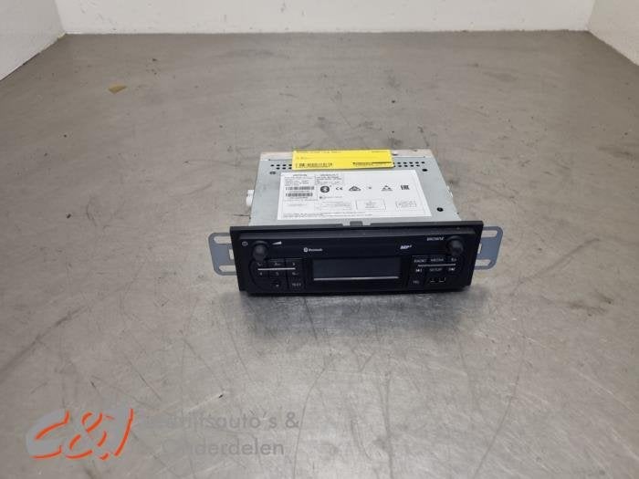 Radio d'un Nissan NV300, -, 3 mois de garantie, Utilisé, -