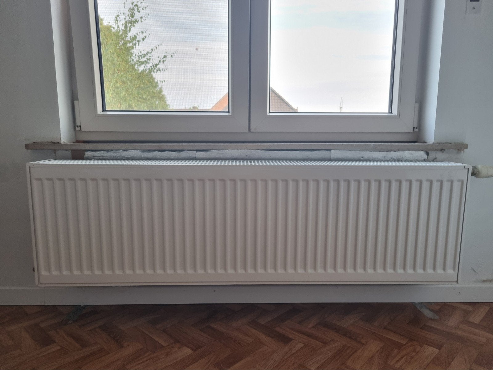 radiatoren  2 stuks 140x15x40 2stuks en 80x9x90, Ophalen, Zo goed als nieuw