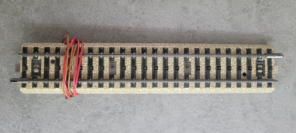 Rails droit 5111 Marklin avec alimentation, Hobby & Loisirs créatifs, Trains miniatures | HO, Analogique, Enlèvement ou Envoi