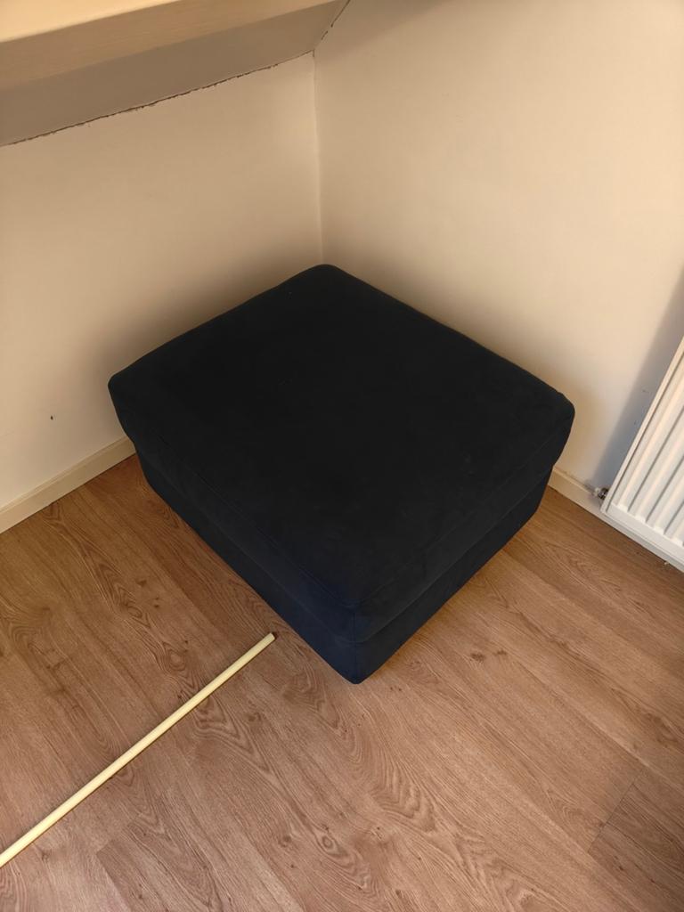 Donker blauwe poef, Huis en Inrichting, Ophalen