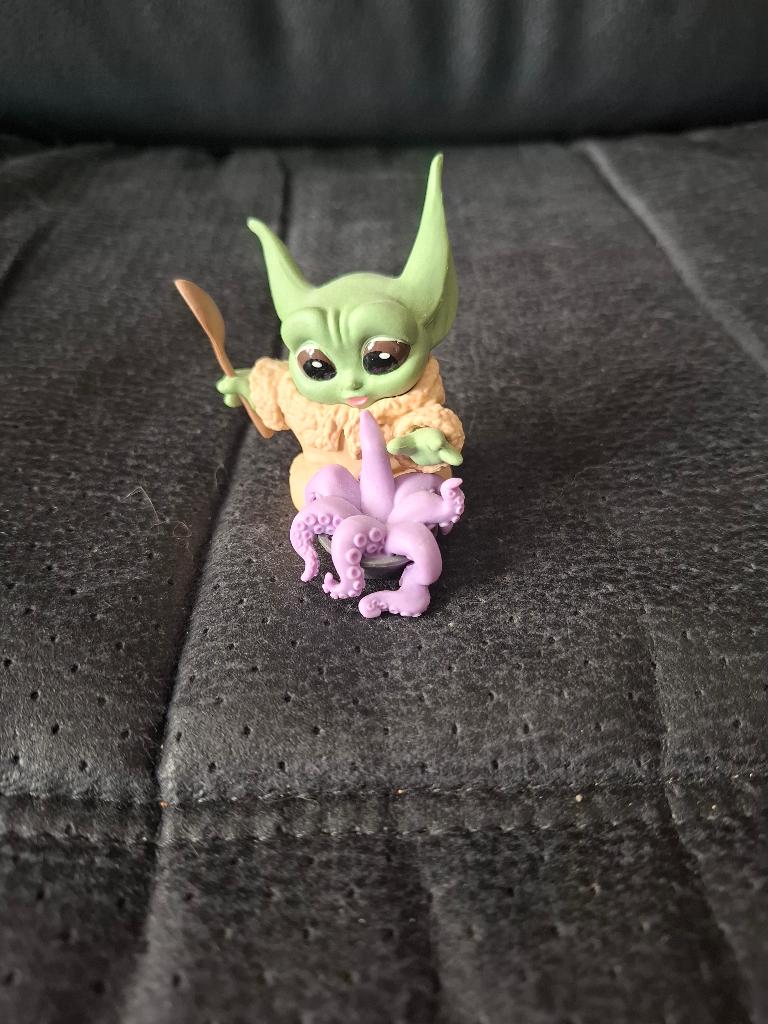 Baby yoda met octopus, Ophalen, Zo goed als nieuw, Replica