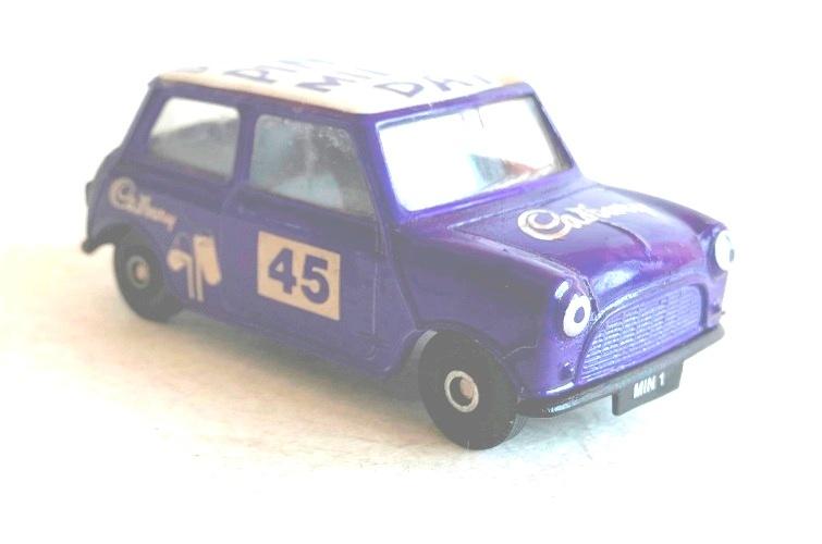 Mini CADBURY “Drinka pinta milka day” Corgi., Enlèvement ou Envoi, Utilisé, Voiture, Corgi