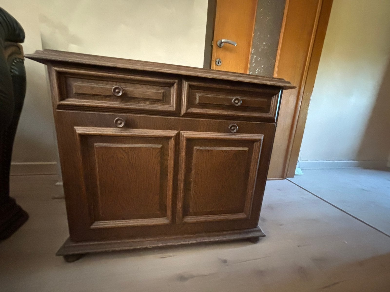 Buffet secrétaire en bois massif foncé – Tiroirs, portes, Maison & Meubles, Armoires | Dressoirs, Comme neuf, Enlèvement