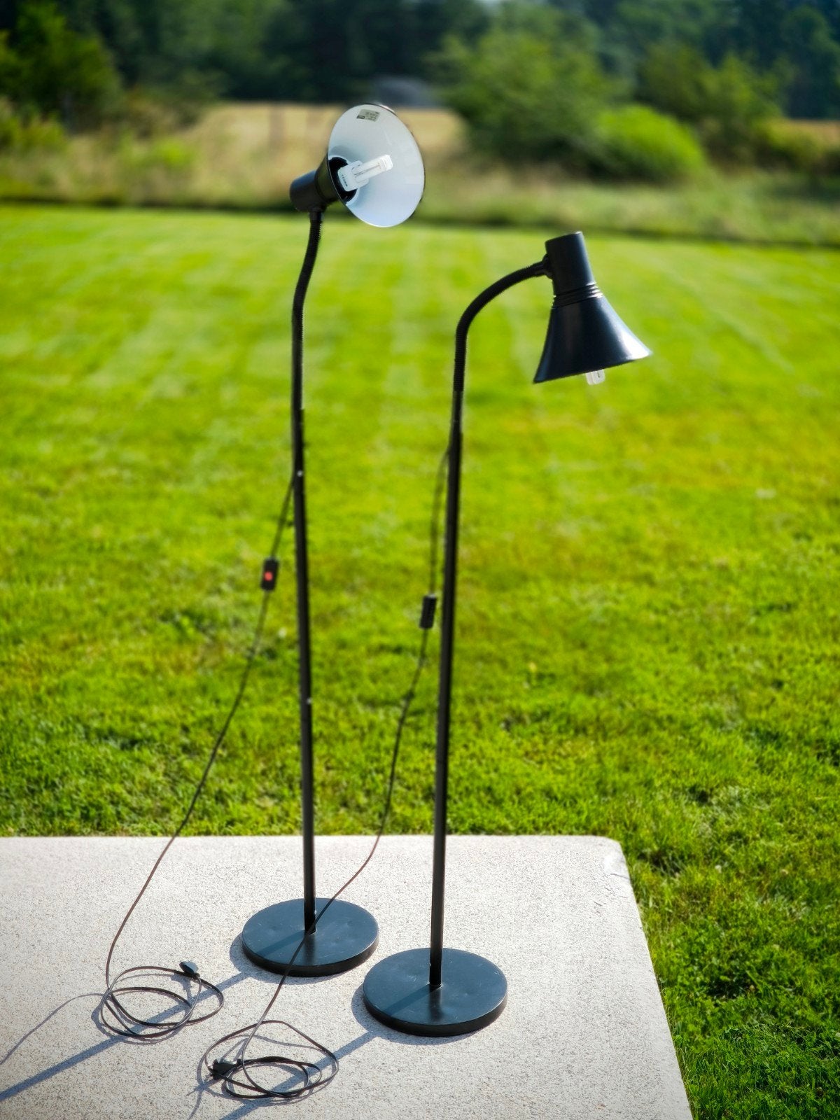 2 zwarte Ikea TYP G9110 vloerlampen, jaar 1980, Ophalen, Gebruikt, 100 tot 150 cm, E27 (groot)