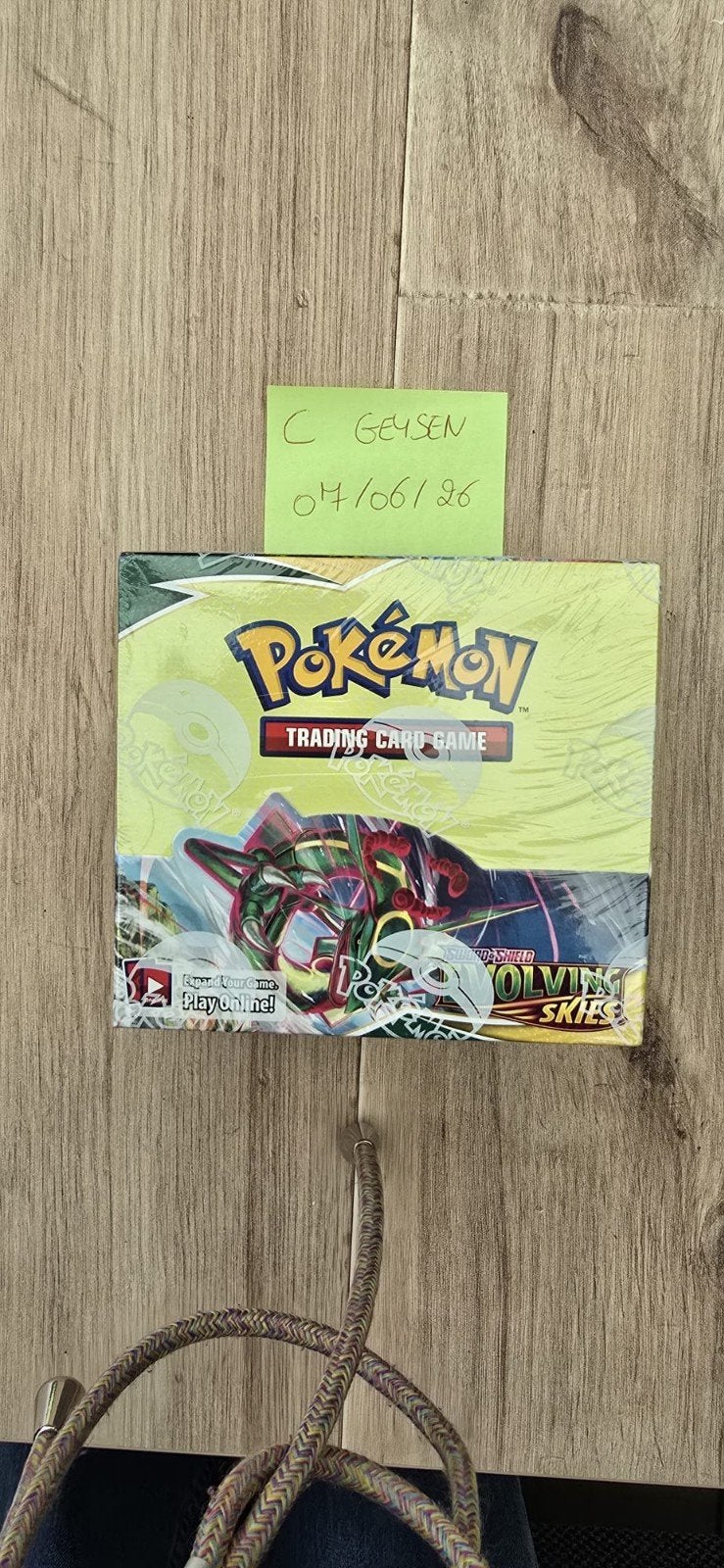 ​[NM+] Booster Box - Evolving Skies (Sealed), Hobby en Vrije tijd, Verzamelkaartspellen | Pokémon, Nieuw, Boosterbox, Foil, Ophalen of Verzenden