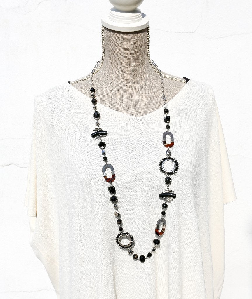 Negen! Mooie lange ketting in zwart en zilver, Handtassen en Accessoires, Kettingen, Ophalen of Verzenden, Nieuw, Zilver, Overige materialen