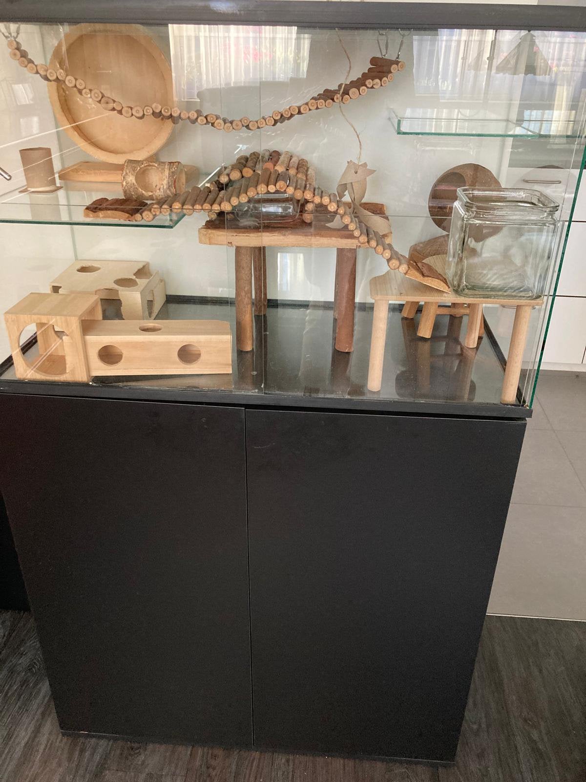 Terrarium (gerbilarium) met kast., Ophalen, Gebruikt