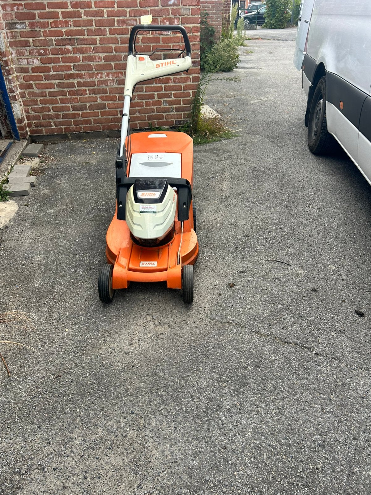Tondeuse a gazon Stihl RMA 448, Jardin & Terrasse, Enlèvement, Comme neuf