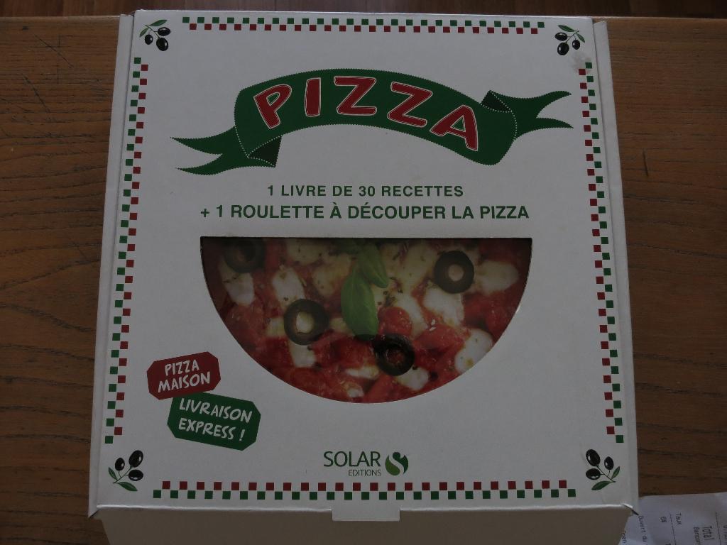 Livre neuf de 50 recettes à pizza avec roulette à découper, Livres, Livres de cuisine, Enlèvement ou Envoi, Neuf, Italie