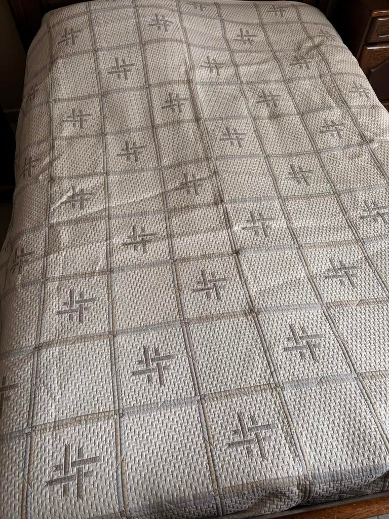 Moderne Bedsprei 2 m 50 / 2 m, Huis en Inrichting, Slaapkamer | Beddengoed, Ophalen, Beige, Deken of Dekbed, Nieuw