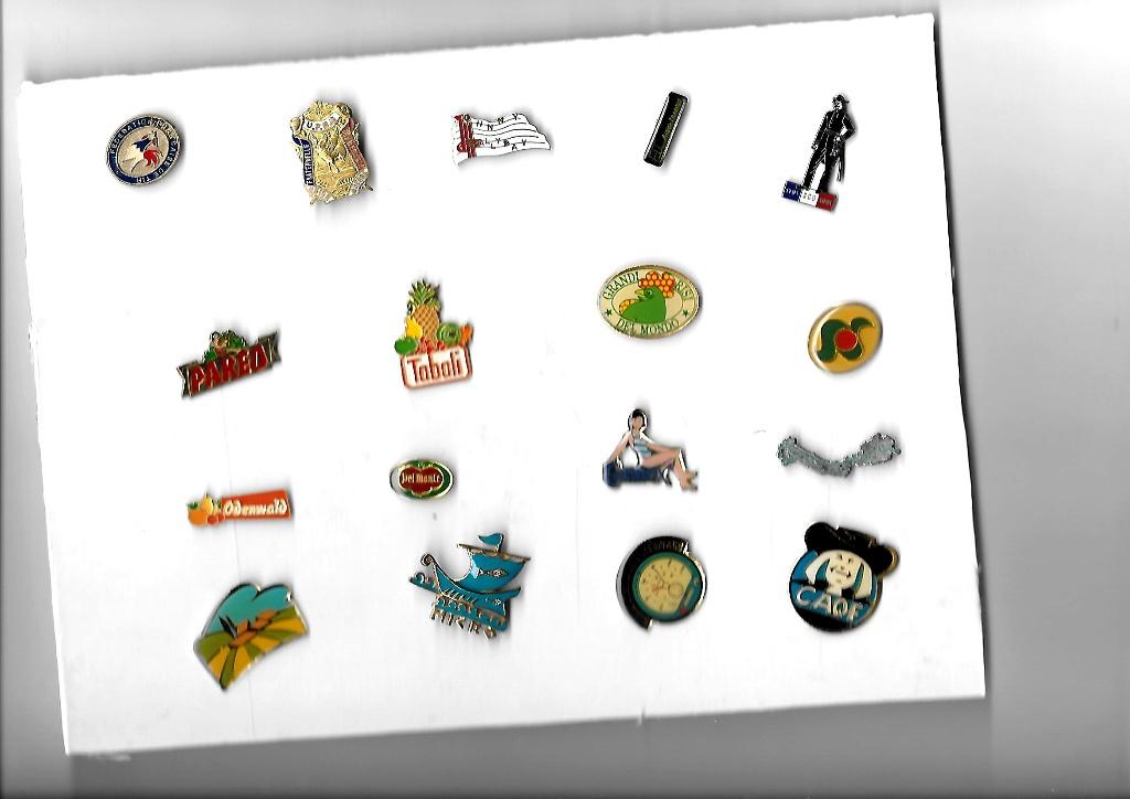 DENNEN, Ophalen of Verzenden, Zo goed als nieuw, Figuurtje, Speldje of Pin
