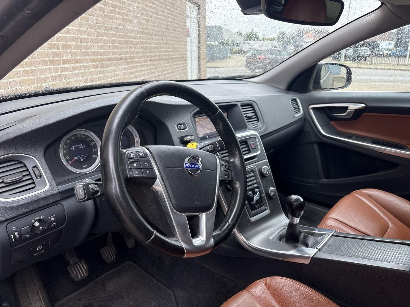 Volvo V60 2.0 D3 Kinetic | € 3.700,- NETTO! | Pano | Leder |, Autos, 144 g/km, Achat, Entreprise, Boîte manuelle
