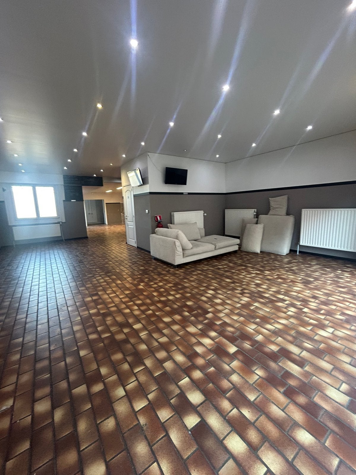 Bureau,bâtiment commercial à louer, Zakelijke goederen, Bedrijfs Onroerend goed, Kantoorruimte