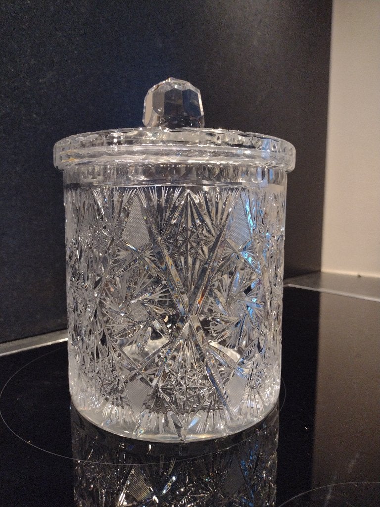 Prachtige pot met deksel is geslepen Kristal, Antiek en Kunst, Ophalen