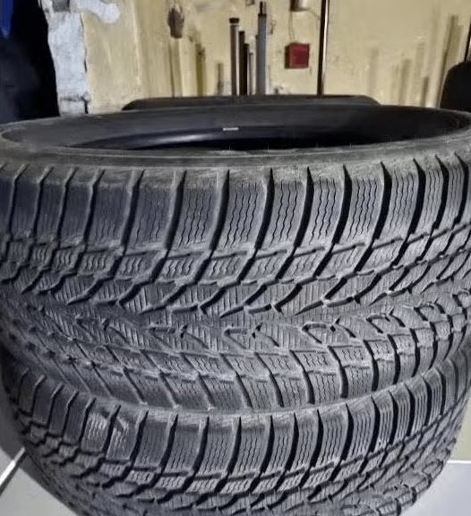 Pneus Nokian Tyres Hiver 275/60/R20 – Excellent État 8mm, Autos : Pièces & Accessoires, Pneus & Jantes, Neuf, Pneus hiver, Pneu(s)