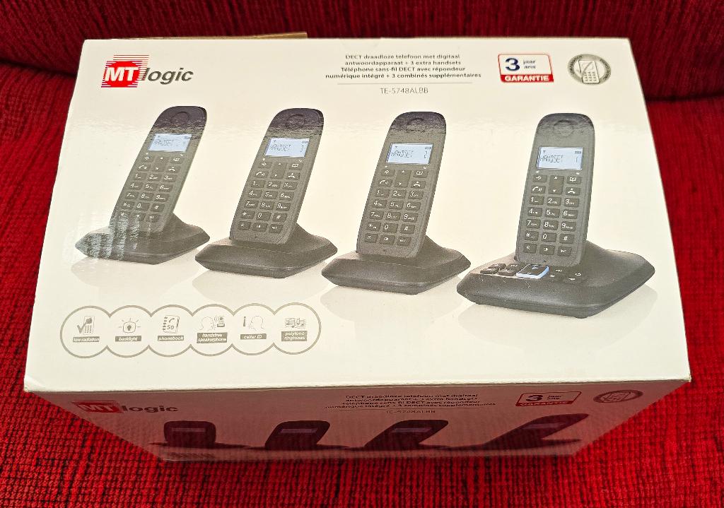 SET VAN 4 TELEFOONS MET BASISSTATION EN OPLADERS, Ophalen, Gebruikt, 4 handsets of meer
