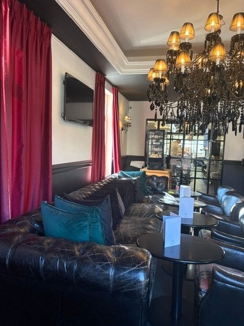chesterfield, Ophalen, Gebruikt, 100 tot 125 cm, 300 cm of meer