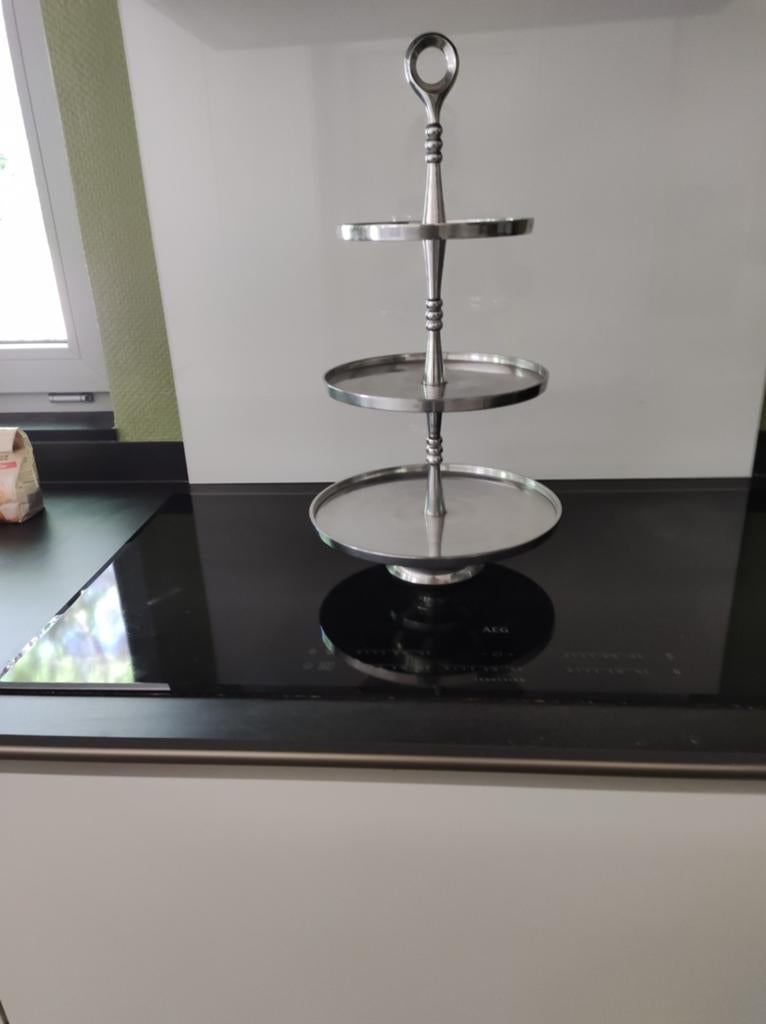 Plateau merk Fancy. 58 cm hoog. In mooi materiaal., Ophalen