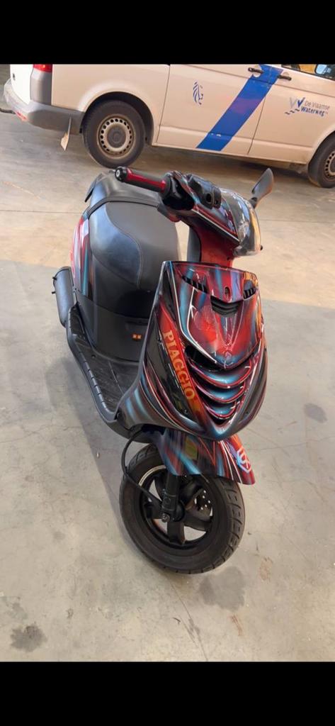 Piaggio zip 172cc, Fietsen en Brommers, Scooters | Piaggio, Ophalen, Zip, Zo goed als nieuw, 172 cc