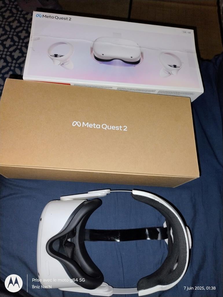 Oculus Quest 2 met accessoires in perfecte staat
