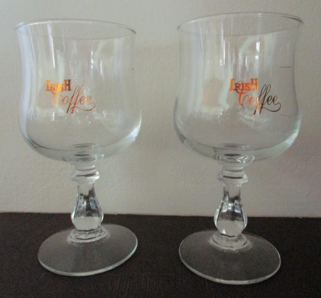 2 verres à Café Irlandais vintage en forme de tulipe, Collections, Enlèvement ou Envoi, Neuf, Verres et Verres à shot
