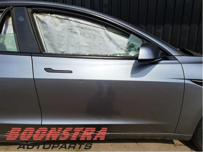 Portier 4Deurs rechts-voor van een Tesla Model 3 (Model 3 17, Gebruikt, -, -, Ophalen of Verzenden