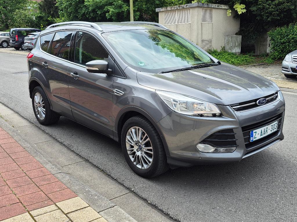 FORD KUGA 1,6 L ESSENCE. 2014. 149300 KM. 7400 EUROS, Achat, 110 kW, Entreprise, 5 portes