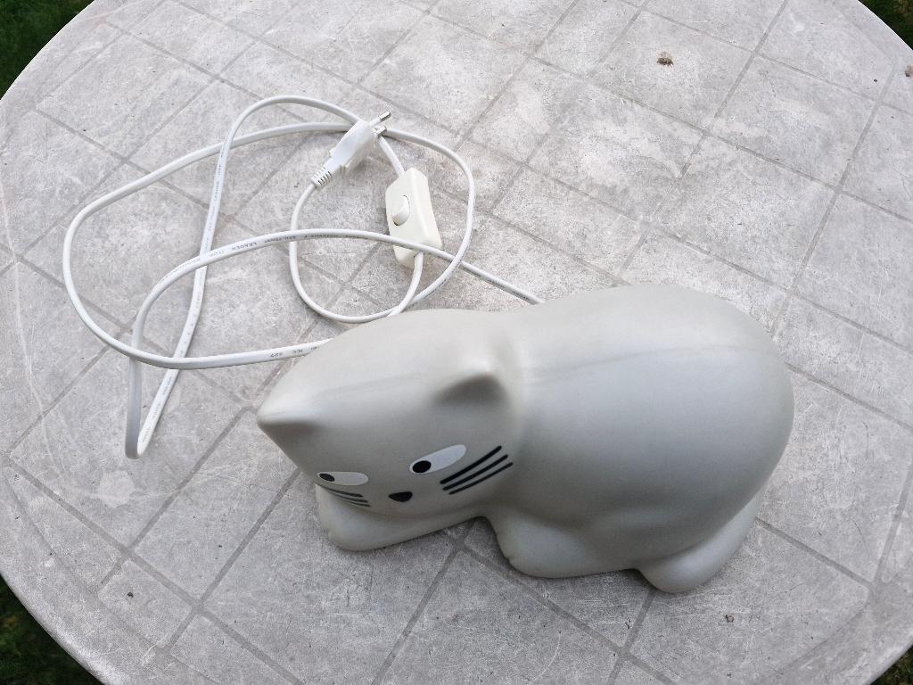 Lampe de chevet ou veilleuse en forme de « chat », Enfants & Bébés, Enlèvement, Lampe