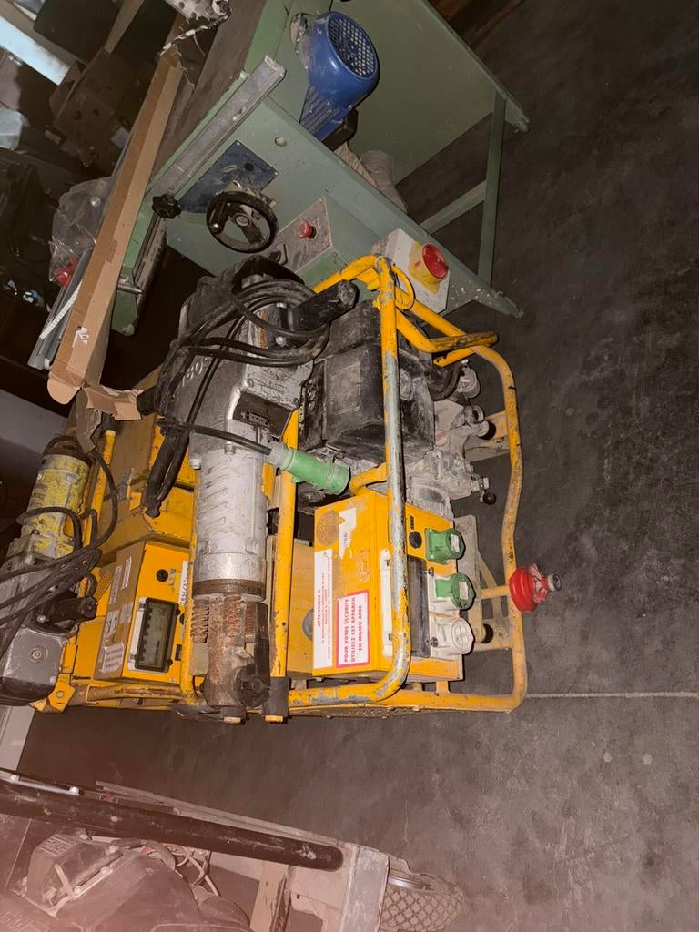2 Groupe électrogène 110V avec marteau pique. 300€ pièce, Enlèvement, Utilisé