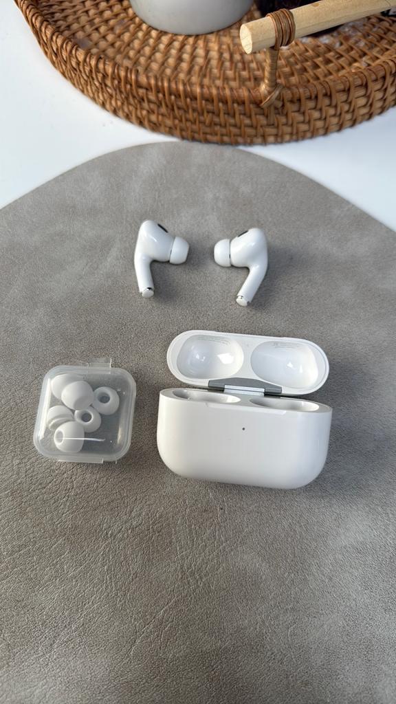Apple AirPods Pro 2 (Lightning), Détection de port, Utilisé, Blanc, Intra-auriculaires (In-Ear)