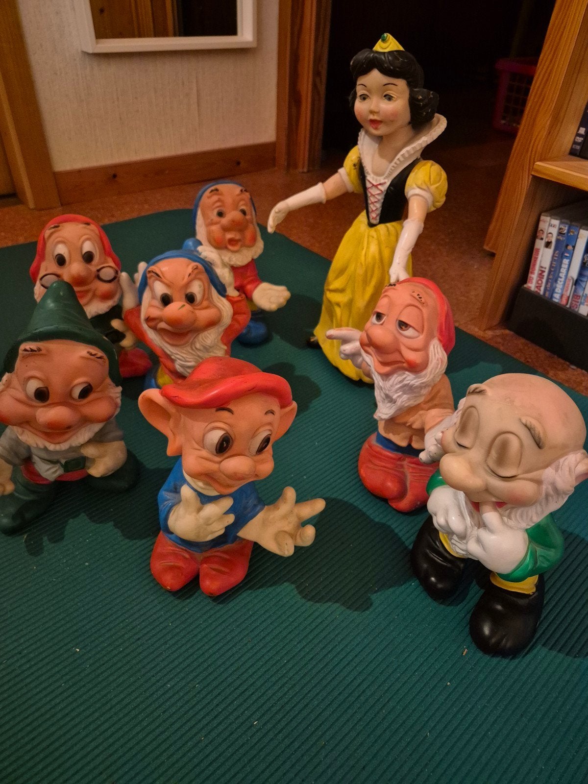 Blanche Neige et les 7 nains, Collections, Enlèvement