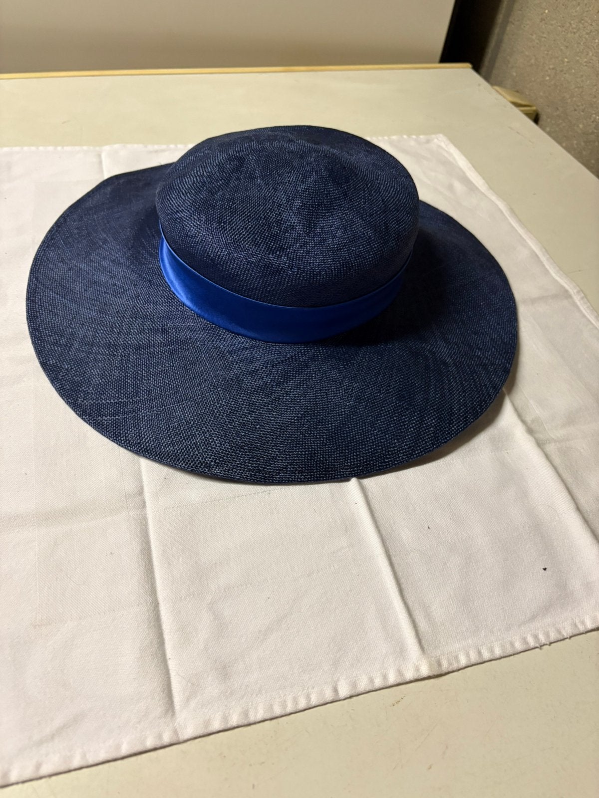 Dameshoed, blauw, 1 keer gedragen voor bruiloft,, Kleding | Dames, Hoeden en Petten, Ophalen of Verzenden, Zo goed als nieuw
