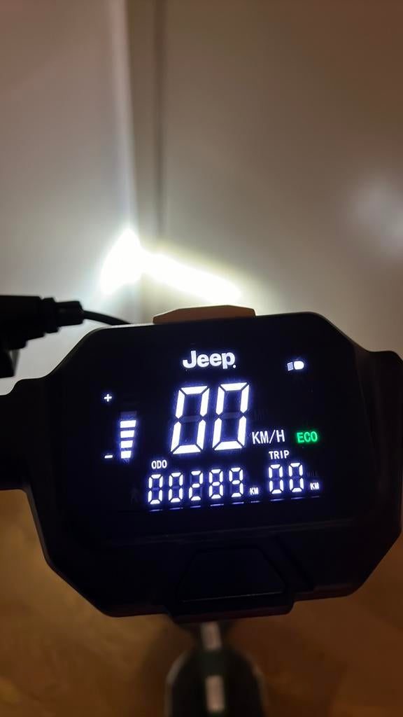 JEEP Elektrische step JEEP JAD Advanced Safety, Fietsen en Brommers, Ophalen, Zo goed als nieuw