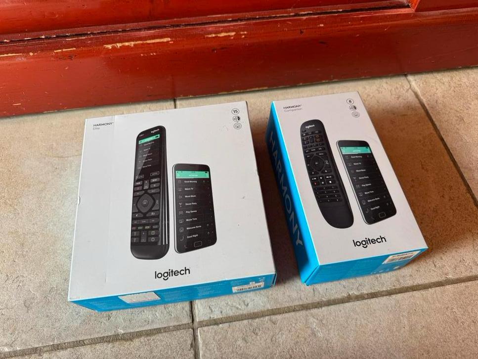 Logitech harmony elite en companion, Enlèvement ou Envoi, Comme neuf