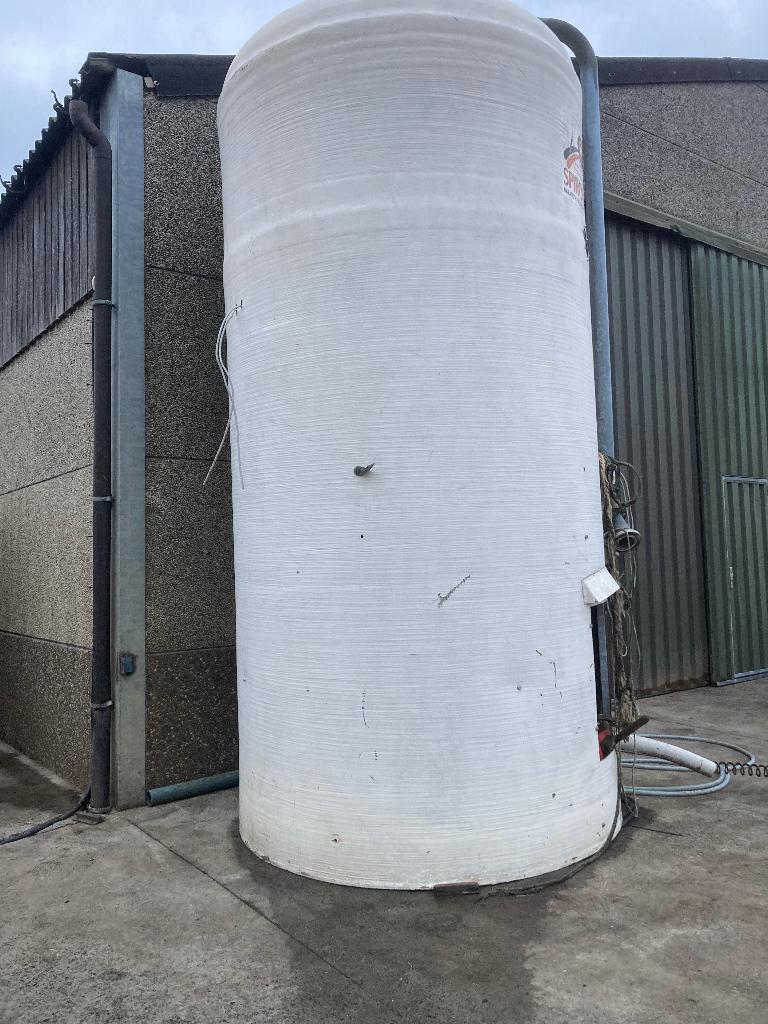 Polyster silo, Ophalen